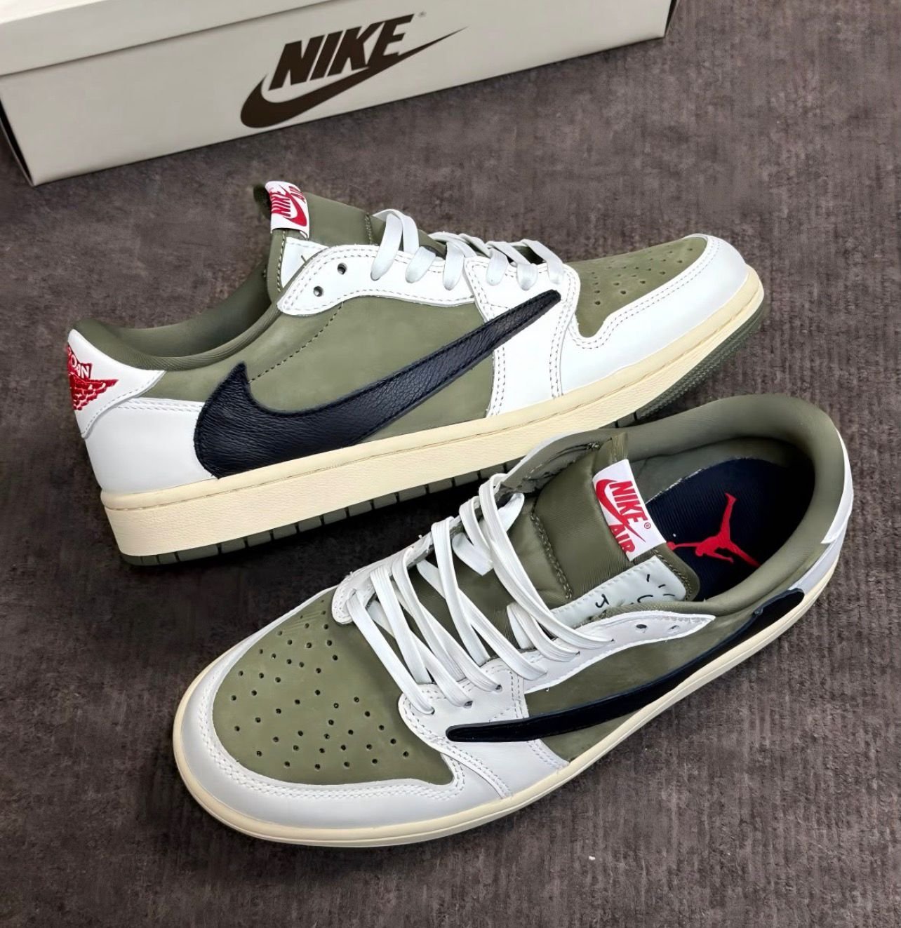 Travis Scott Jordan Low "Medium Olive"