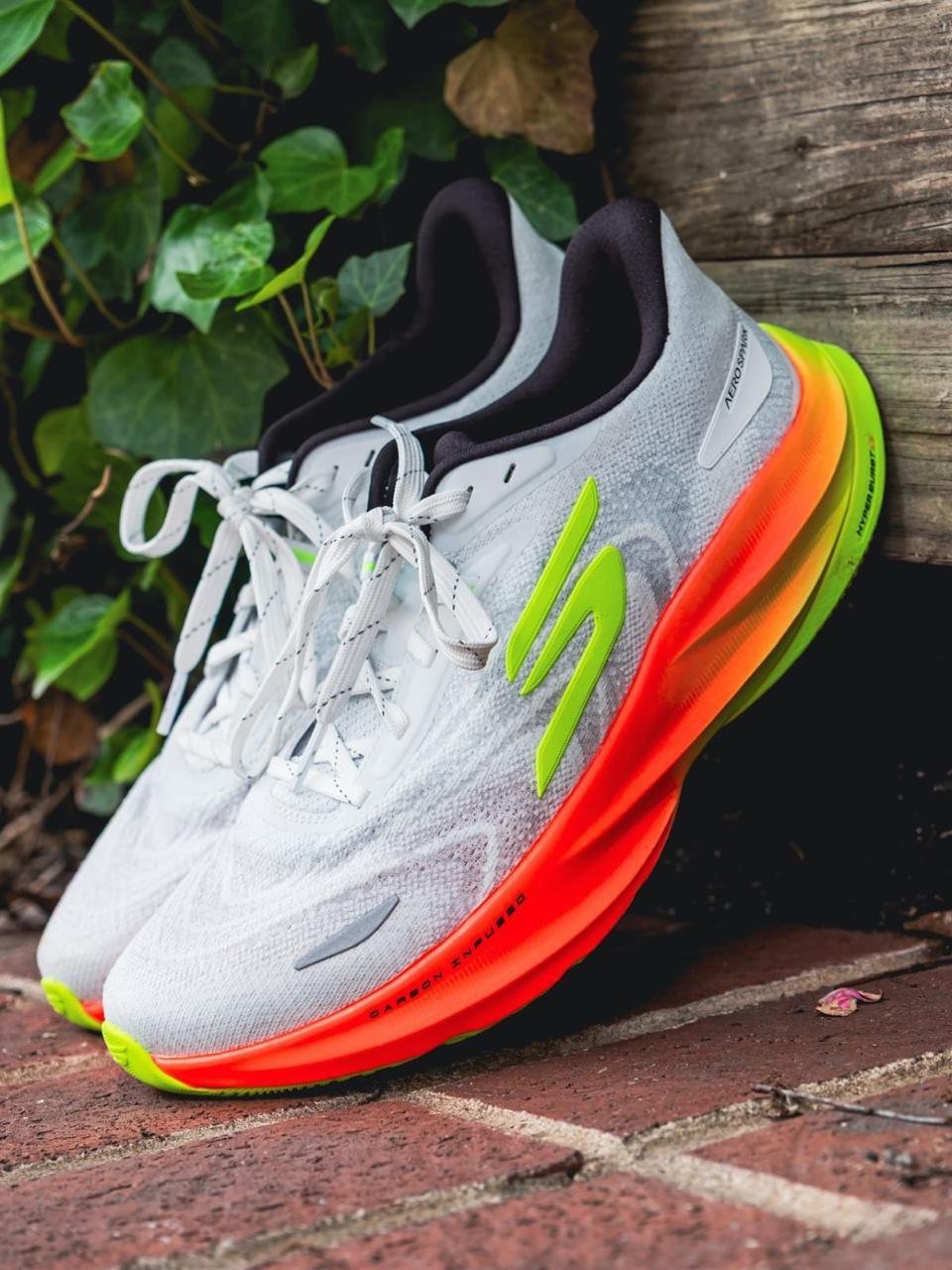 Skechers Aero Spark