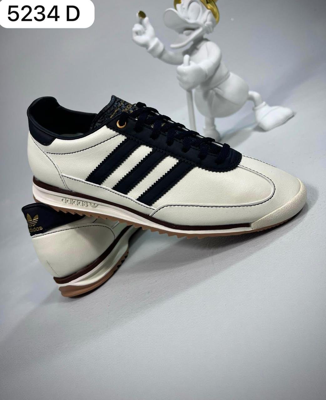 Adidas SL 72